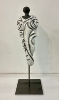 Scultura raku figura umana — dettaglio fronte