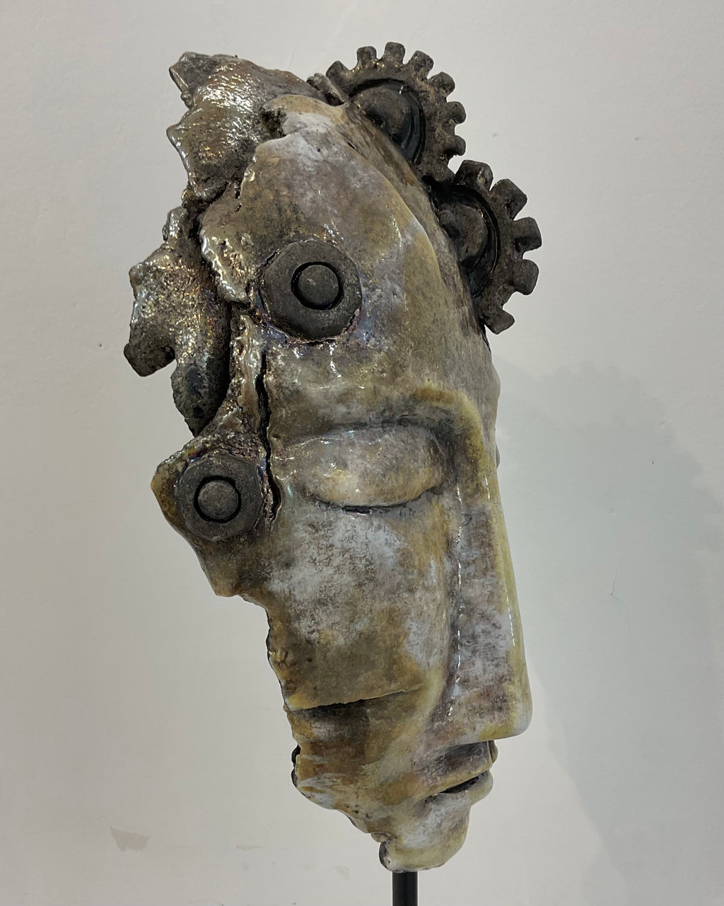 Cyborg ceramica raku - vista laterale sinistra